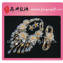 Collier floral fait à la main de ShangDian, bracelet, boucles d&#39;oreille Assemblée de diamant